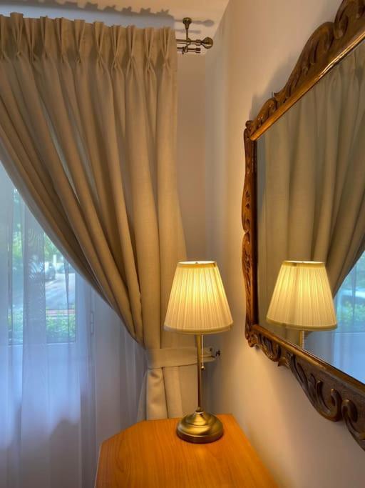Lovely & Quiet 1-Bedroom Condo With Free Parking Bukarest Eksteriør billede